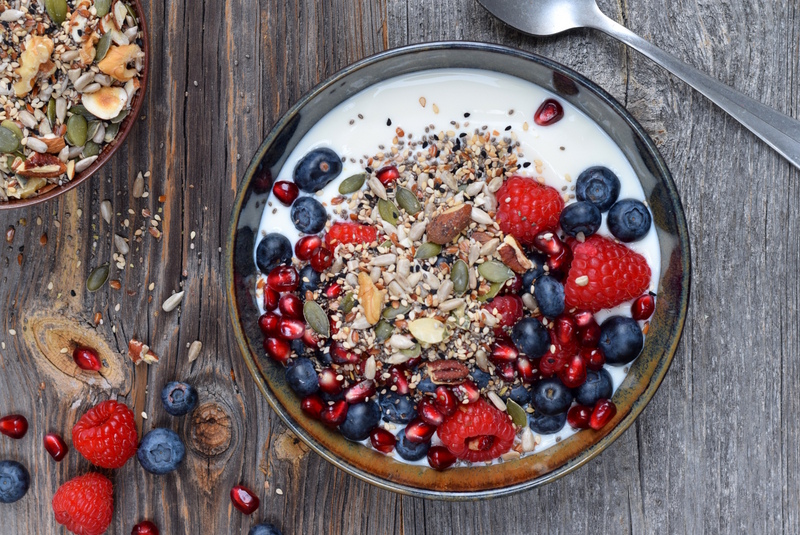 Gewoon Gezond - Mix van zaden en noten met yoghurt en fruit
