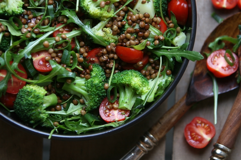 Karola's Kitchen - linzenlunch met balsamico en basilicum