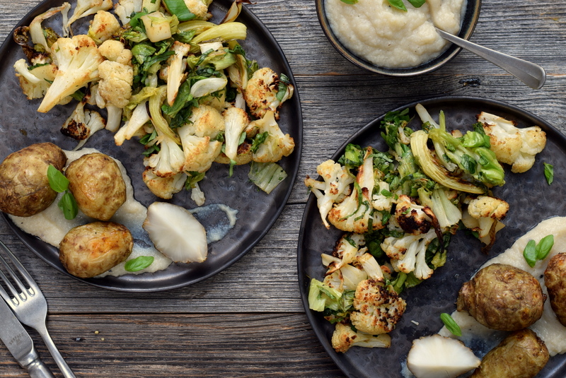 Karola's Kitchen - Gepofte aardpeer met geroosterde bloemkool en witte saus